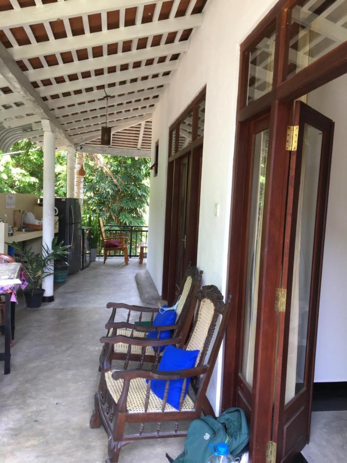 Unawatuna Backpacker Lodge Bagian luar foto