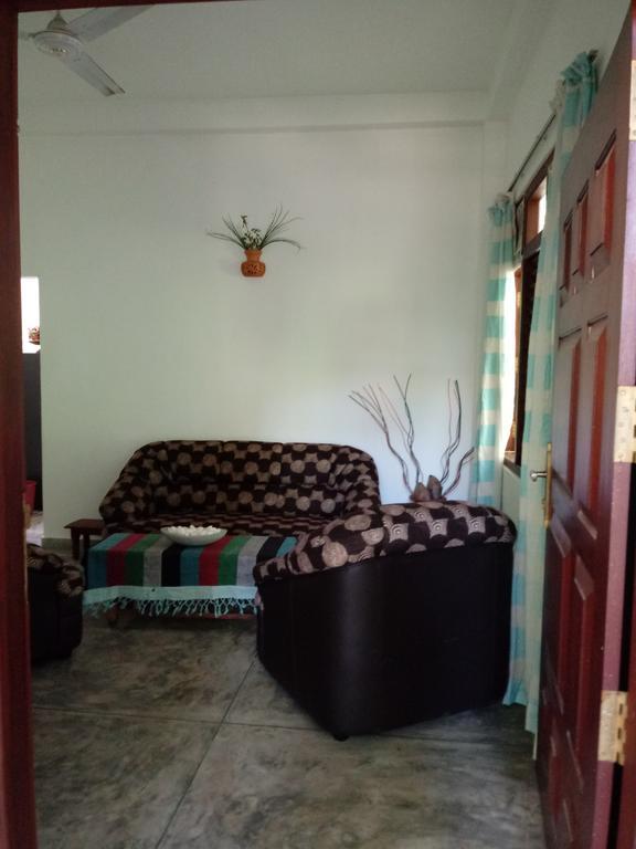 Unawatuna Backpacker Lodge Bagian luar foto