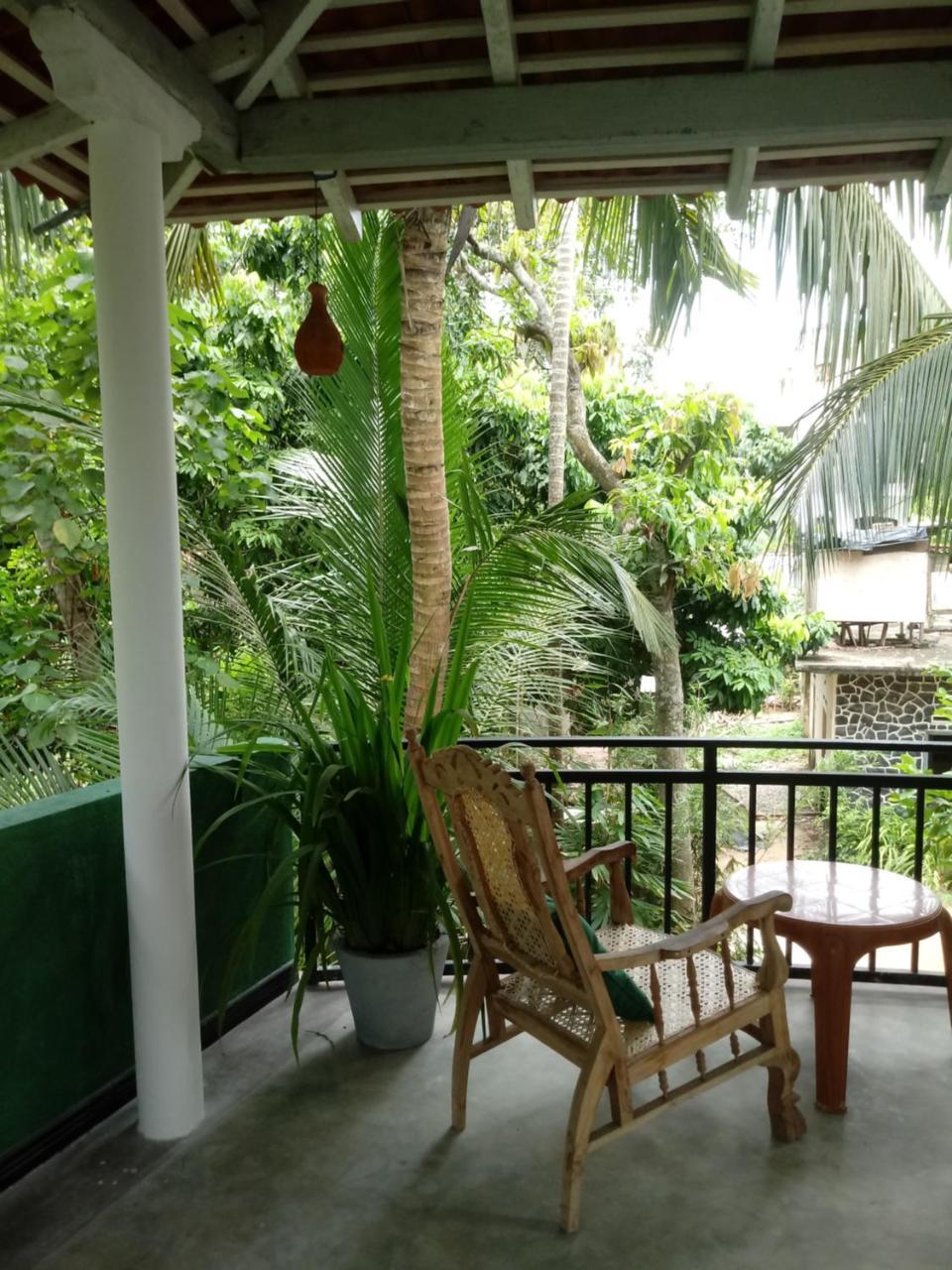 Unawatuna Backpacker Lodge Bagian luar foto