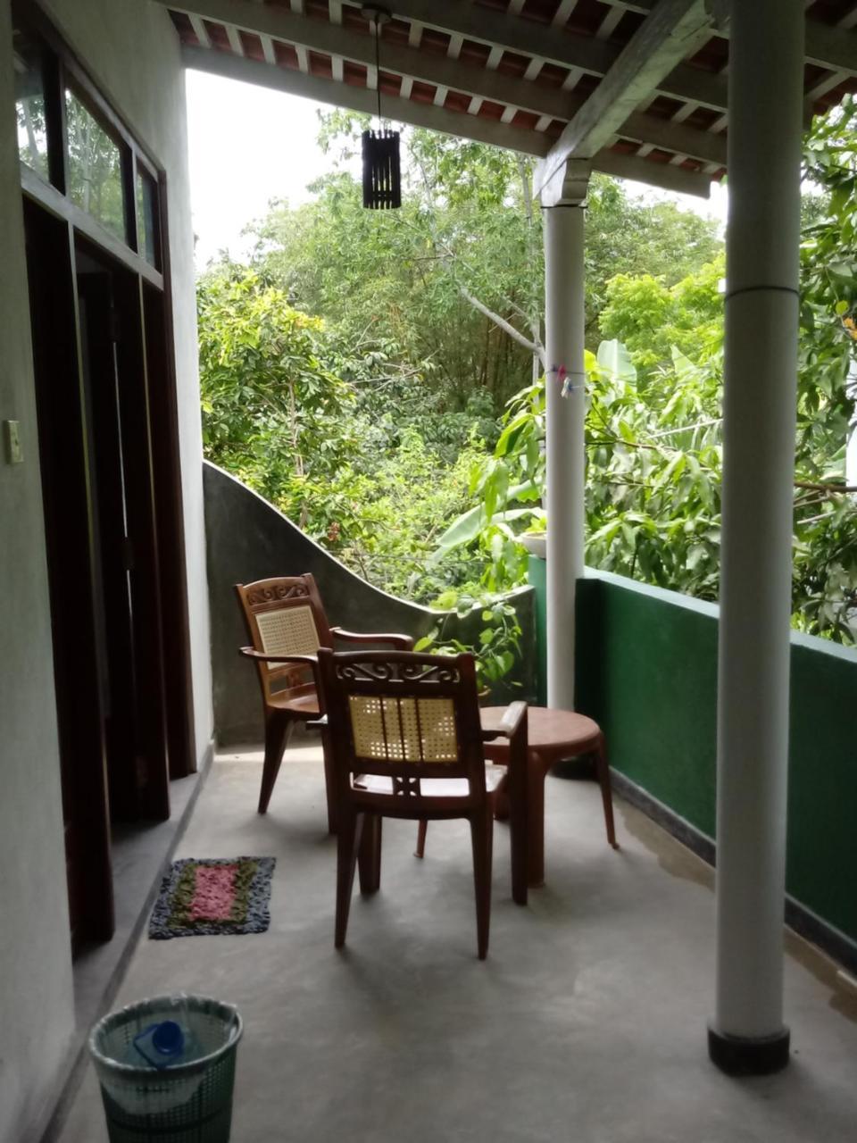 Unawatuna Backpacker Lodge Bagian luar foto