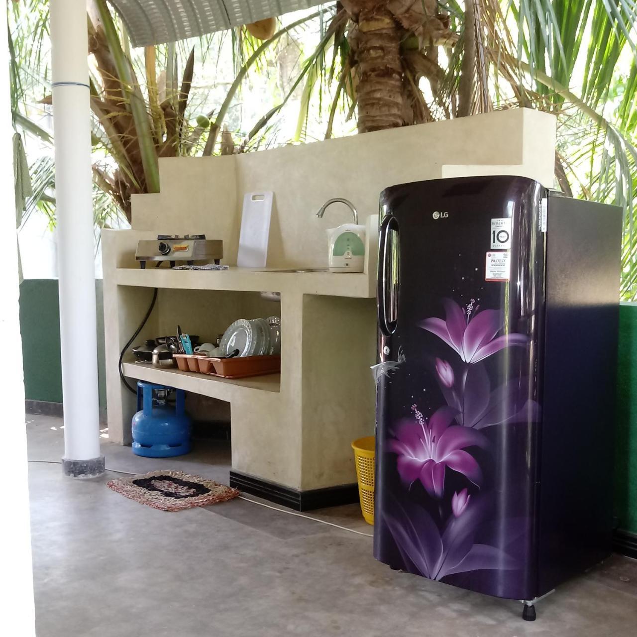 Unawatuna Backpacker Lodge Bagian luar foto