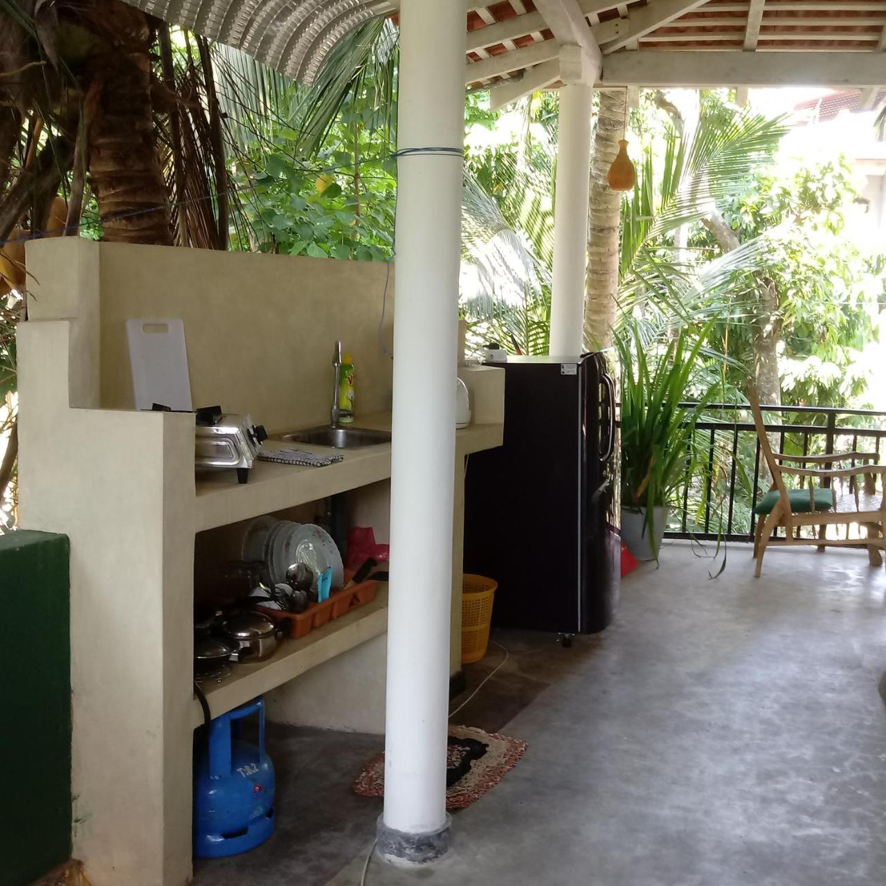 Unawatuna Backpacker Lodge Bagian luar foto