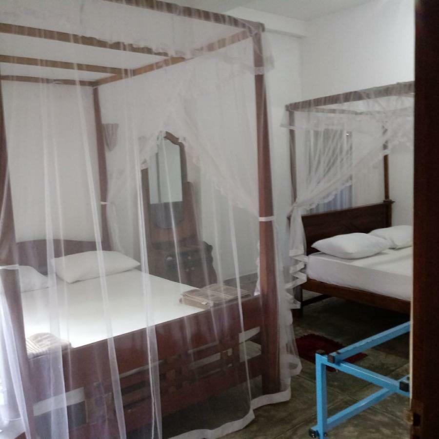 Unawatuna Backpacker Lodge Bagian luar foto