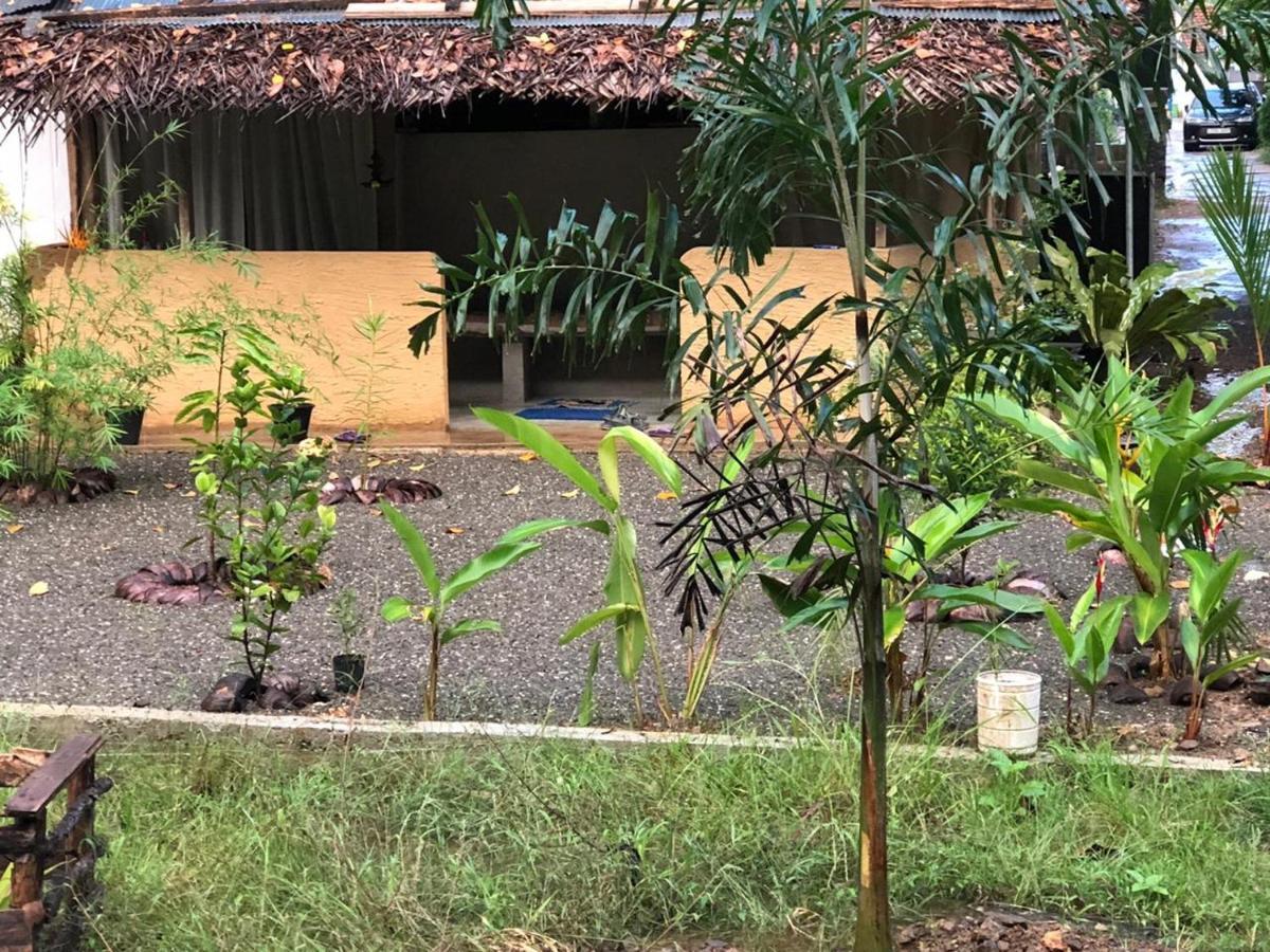 Unawatuna Backpacker Lodge Bagian luar foto